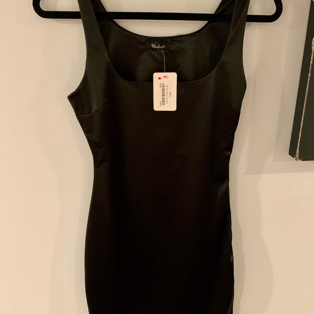 NWT black satin bodycon gorgeous Sz M by Moonbeam